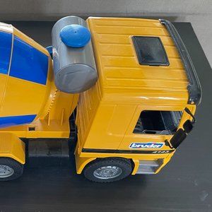 Bruder Cement Mixer  Construction Truck